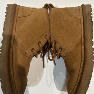UGG Neumel Chukka Boot Chestnut Suede Shearling Women’s Size 9